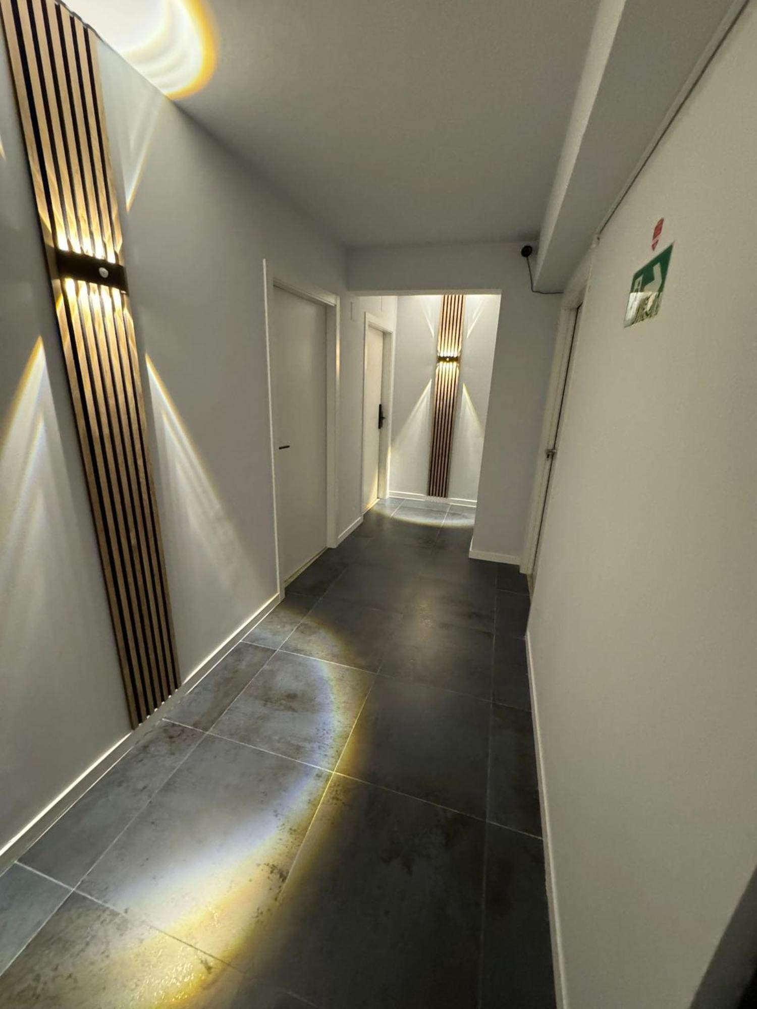 Ynfinity Aparthotel Valencia Exterior photo